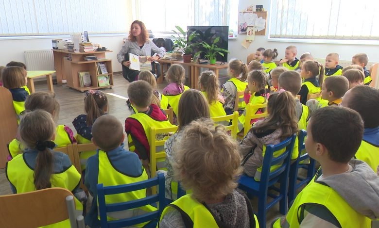 DOBOJ: Čitanje priča povodom Nedjelje djeteta (FOTO)