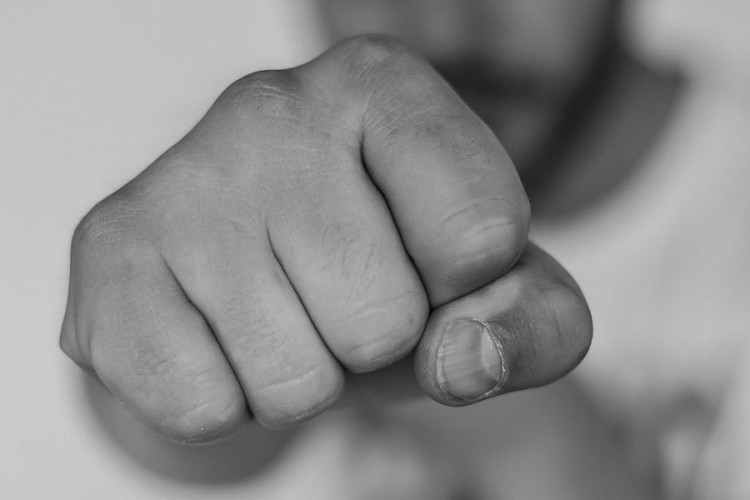 DOBOJ: Optužen da je rukama i nogama nasmrt pretukao komšiju