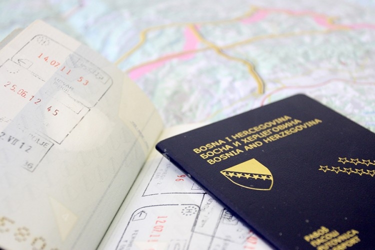 Bh. pasoš zaglavljen u prošlosti