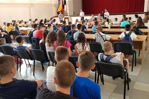 DOBOJ: Prijem za učenike iz Kosovske Mitrovice i Vitine