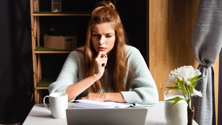 SNIMILA GA GOLOG PA UCENILA: Afrikanka preko lažnog FB namagarčila 50-godišnjaka iz Teslića