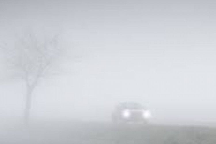 PUTEVI: Nema zastoja, saobraćaj usporavaju radovi, na prevojima magla