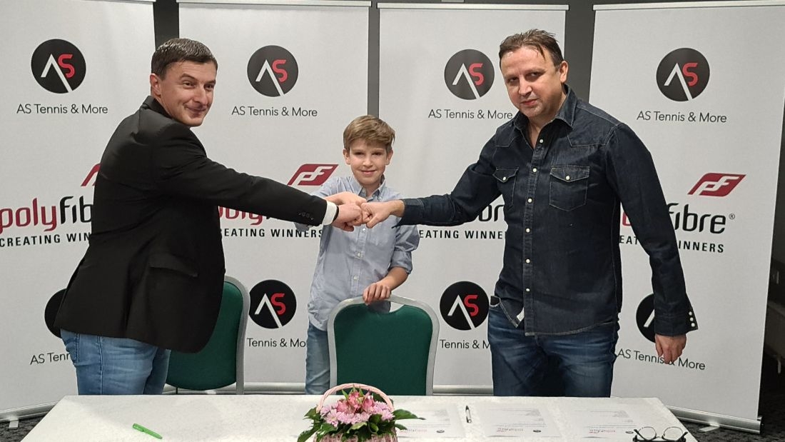 DOBOJ: Filip Jevtić potisao ugovor o sponzorisanju sa njemačkom firmom "As"