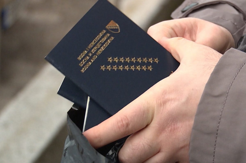 Vlast ne može da se dogovori, ostaju li građani bez pasoša?