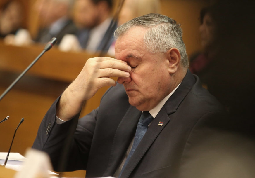 Premijer se "vadi" na sud koji Srpska ne priznaje: Zašto je povučen zakon o imovini?