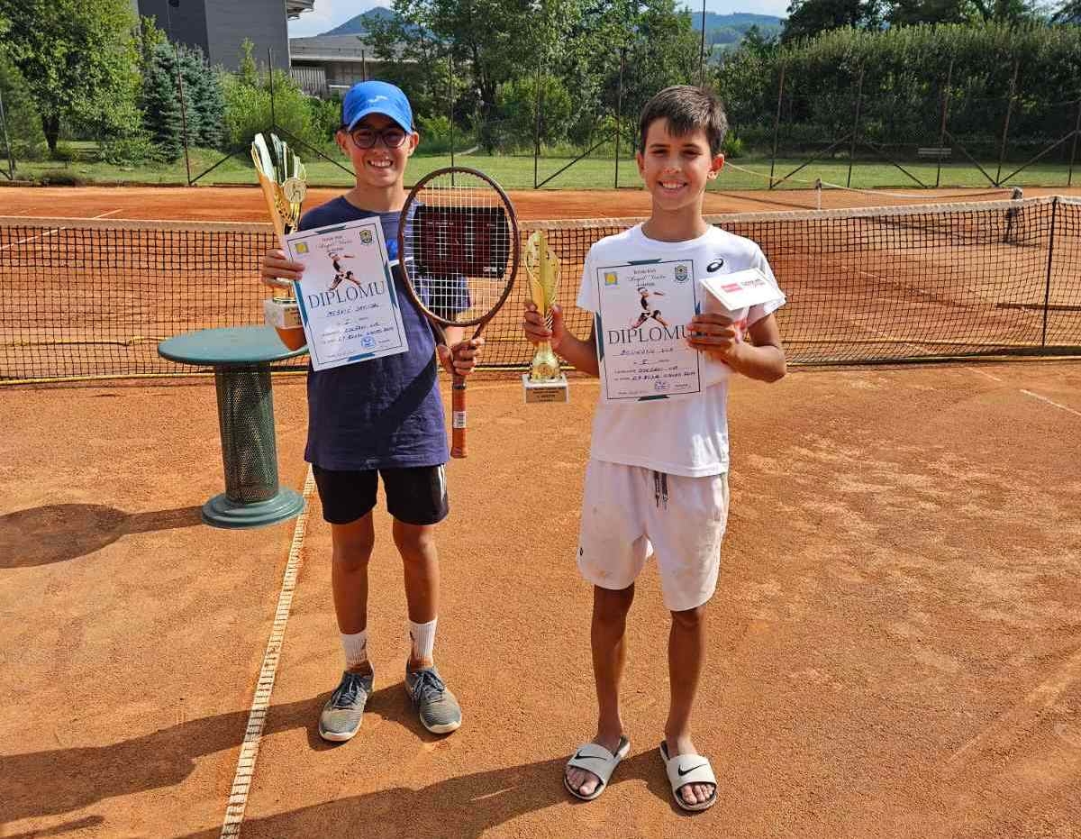 DOBOJ: Uspjesi mladih tenisera Teniskog kluba "Doboj"