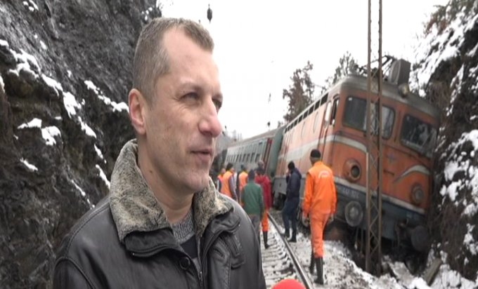 DOBOJ: Voz izletio sa šina, povrijeđen mašinovođa (VIDEO)