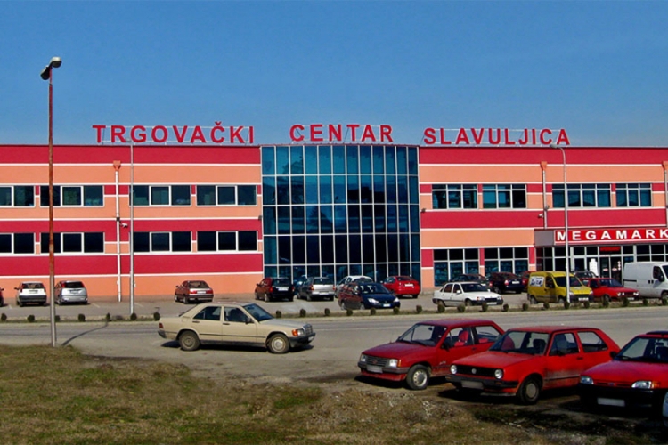 OPTUŽNICA PROTIV DOBOJSKOG BIZNISMENA: "Radnika bacili na pod i tukli nogama po rebrima"