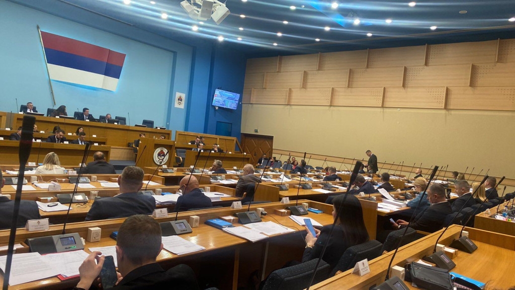 MINUSI KONAČNO NA STOLU - NSRS danas o stanju u bolnicama, Lutriji i Šumama RS-a...