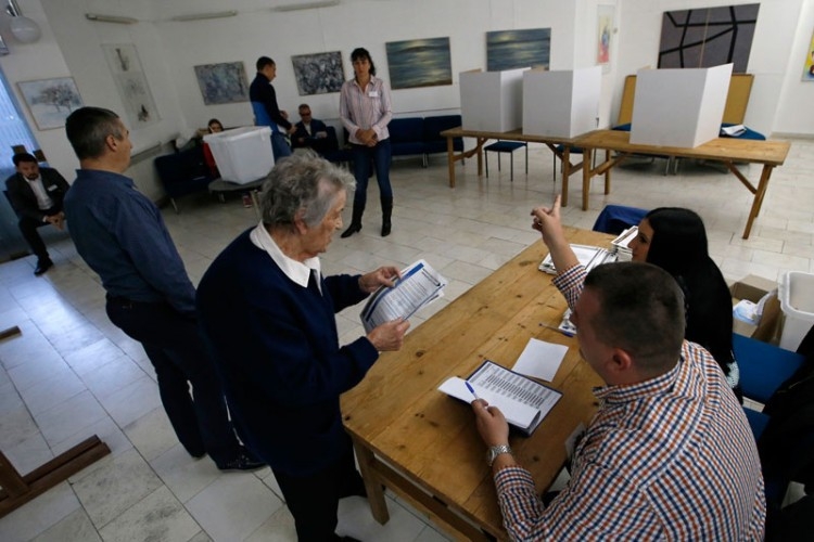 BIRAČKI ODBORI U BIH POD LUPOM: Sumnjive ostavke biće žestoko kažnjavane?