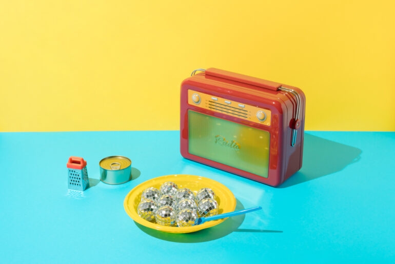 Kad nema kritike, umjetnici kolo vode