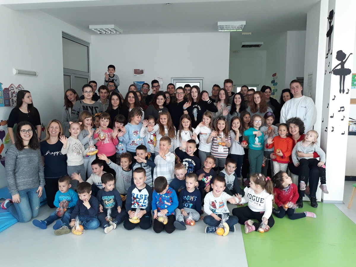 DOBOJ: Volonteri Medicinske škole u projektu "Zdrava škola" (FOTO)