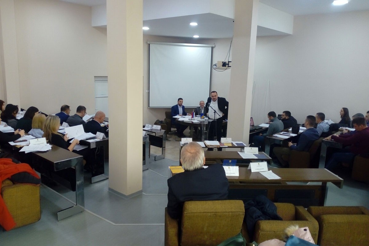 DOBOJ: Rukovodstvo Skupštine grada ostalo bez paušala