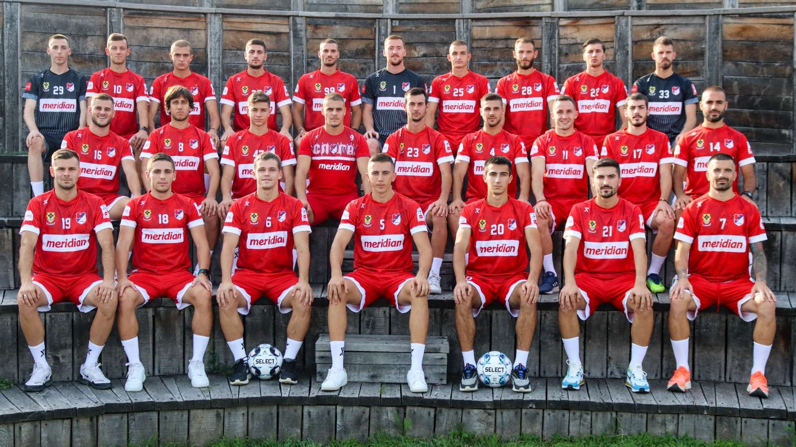 Posvećeni domaćem fudbalu: U Meridian dresu takmiče se najbolji! 