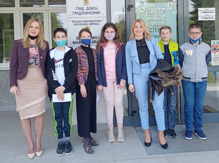 DOBOJ: Osnovci iz OŠ „Sveti Sava“ postaviće ormariće u svojoj školi
