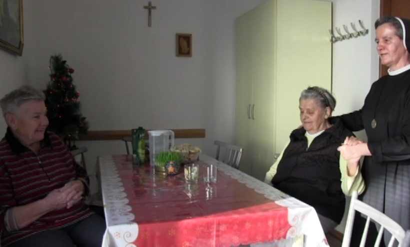 DOBOJ: Časne sestre na Božić brinu o staricama (VIDEO)