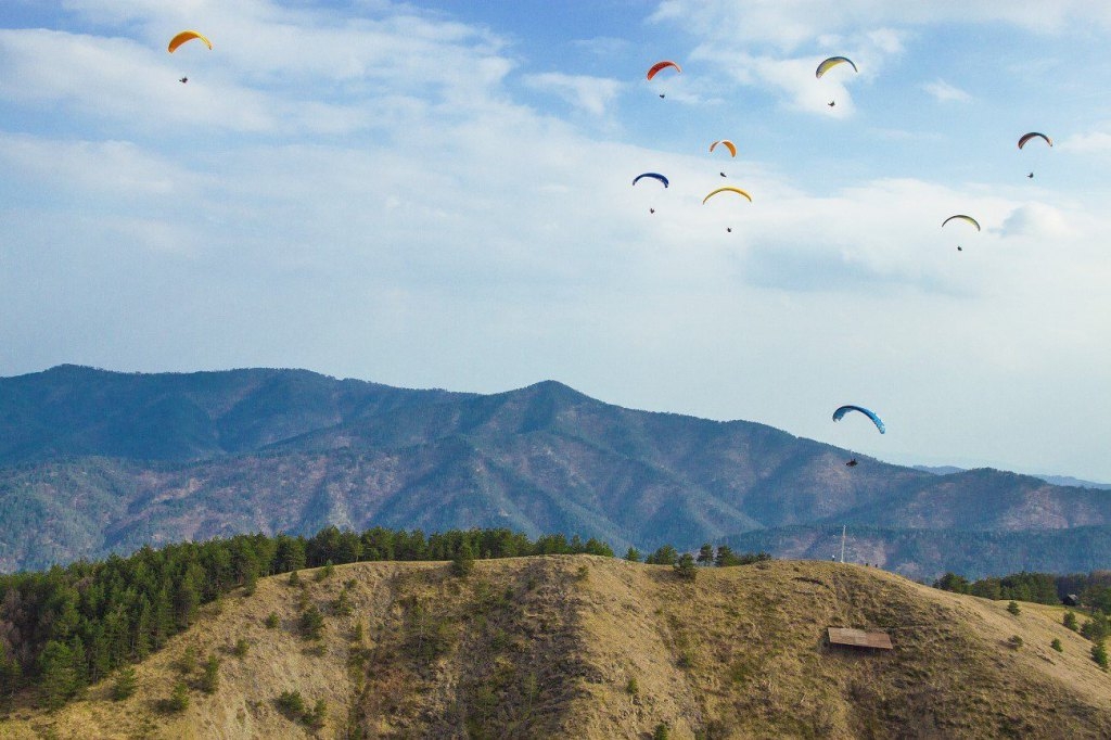 DOBOJ: Na Ozrenu takmičenje u jedrenju paraglajderom