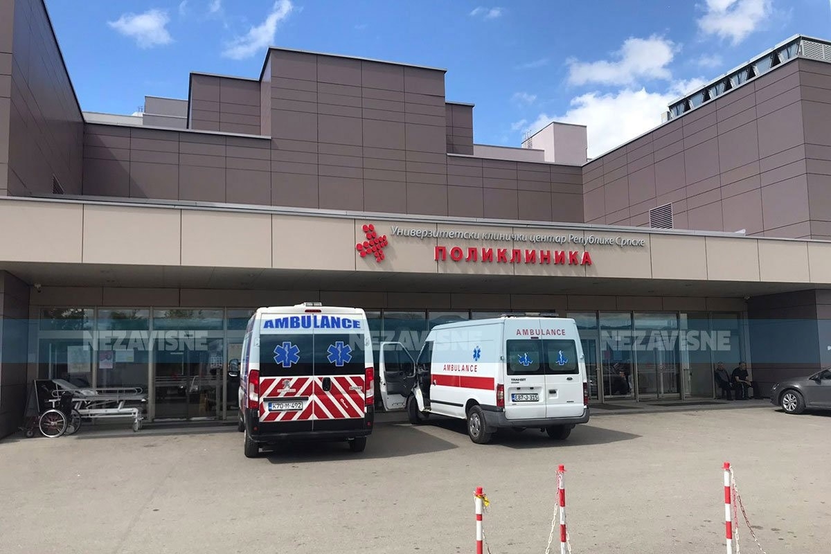 DOBOJ: Životno ugrožena žena u koju je pucao muž