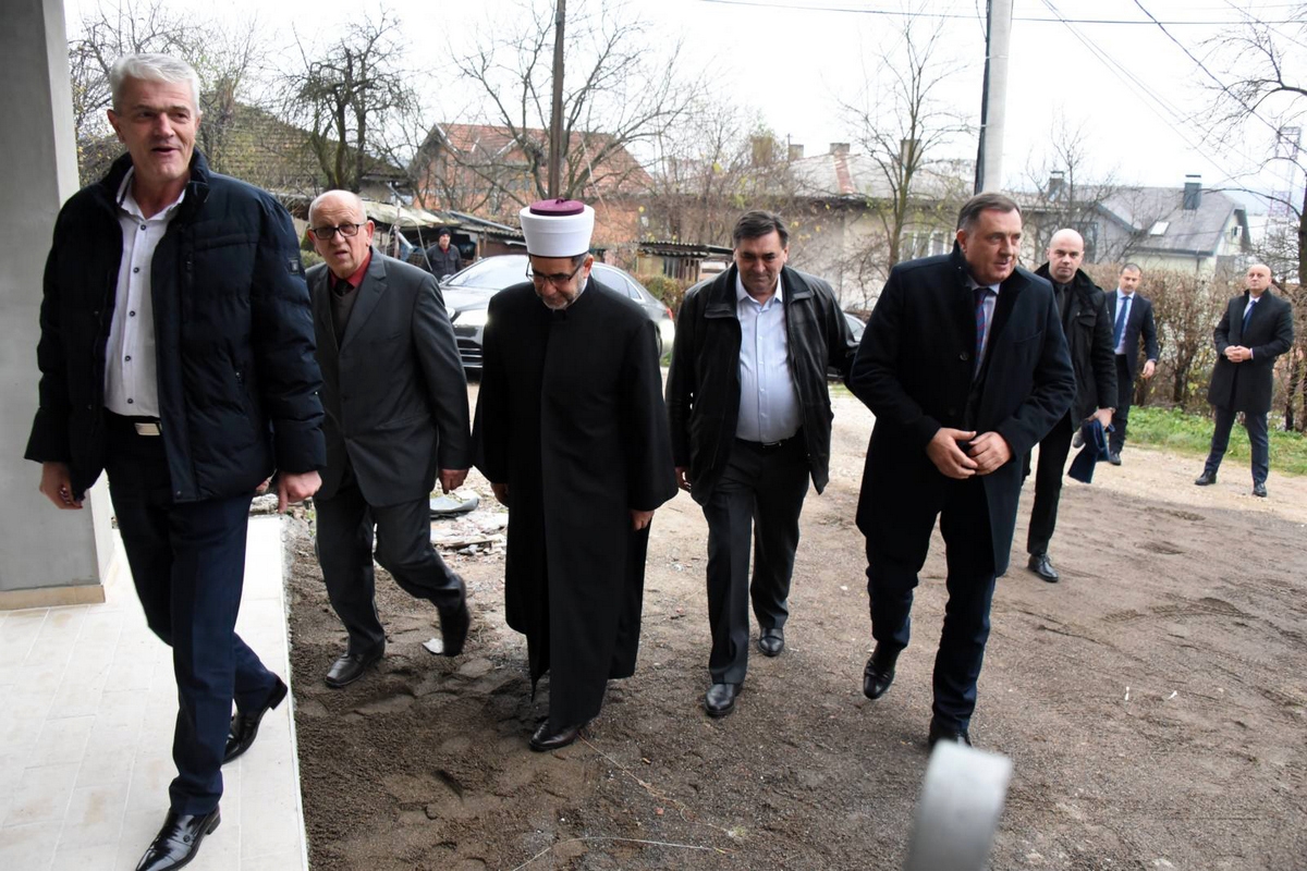 DOBOJ: Dodik donirao 100.000 KM za izgradnju Islamskog centra