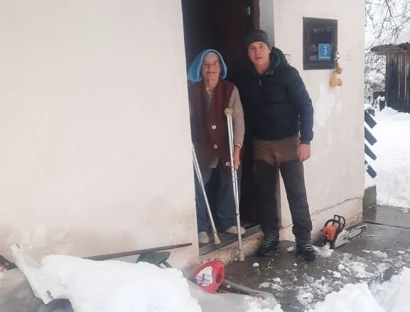 STANOVNIK PETROVA RAZOČARAN REAKCIJOM VLASTI: Stariji građani prepušteni sami sebi