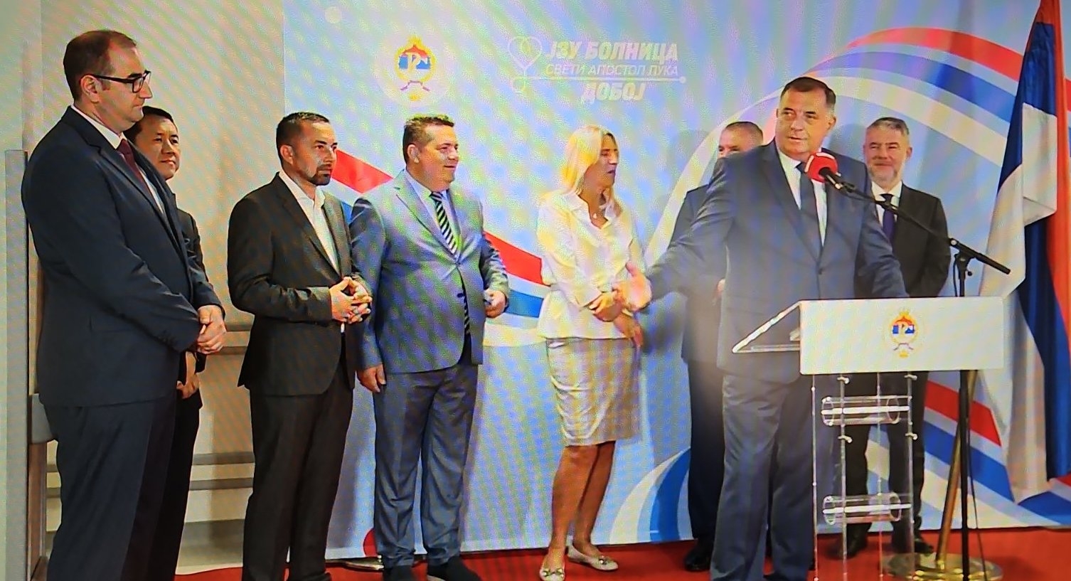 DOBOJ: “Direktor Dodik” pomilovao direktora (VIDEO)