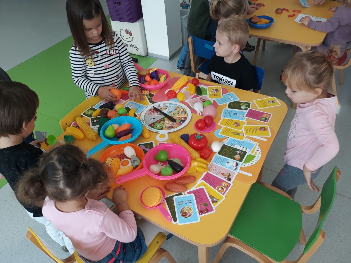 DOBOJ: Da nam djeca budu zdrava... (FOTO)