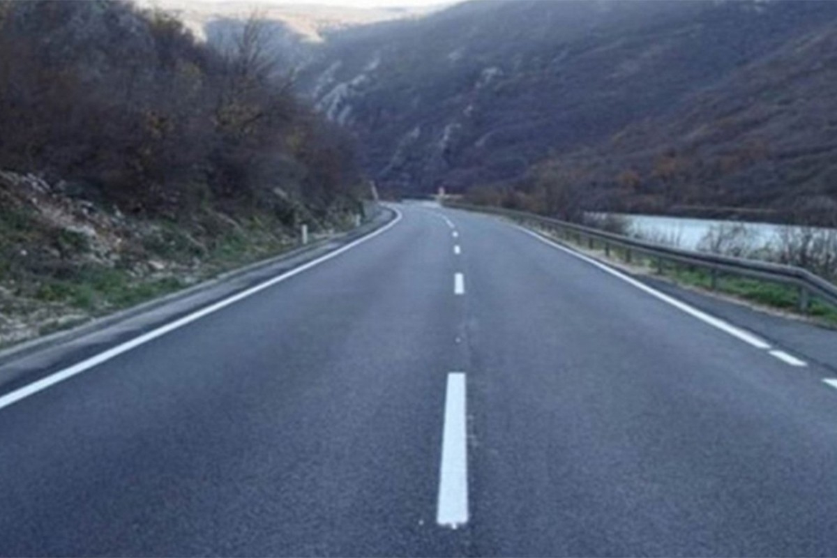 PUTEVI: Saobraćaj se odvija po pretežno vlažnim i klizavim kolovozima