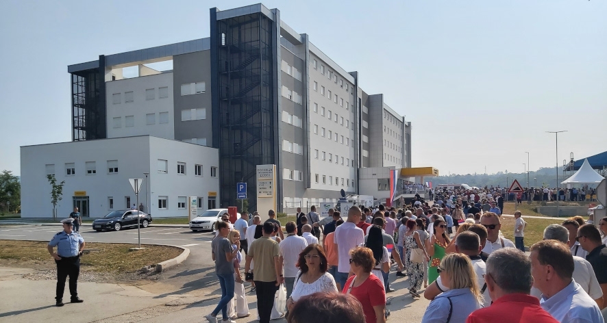 DOBOJ: Dali bogatstvo za proslavu otvaranja bolnice a pacijent pred tužbom zbog dvije i po KM