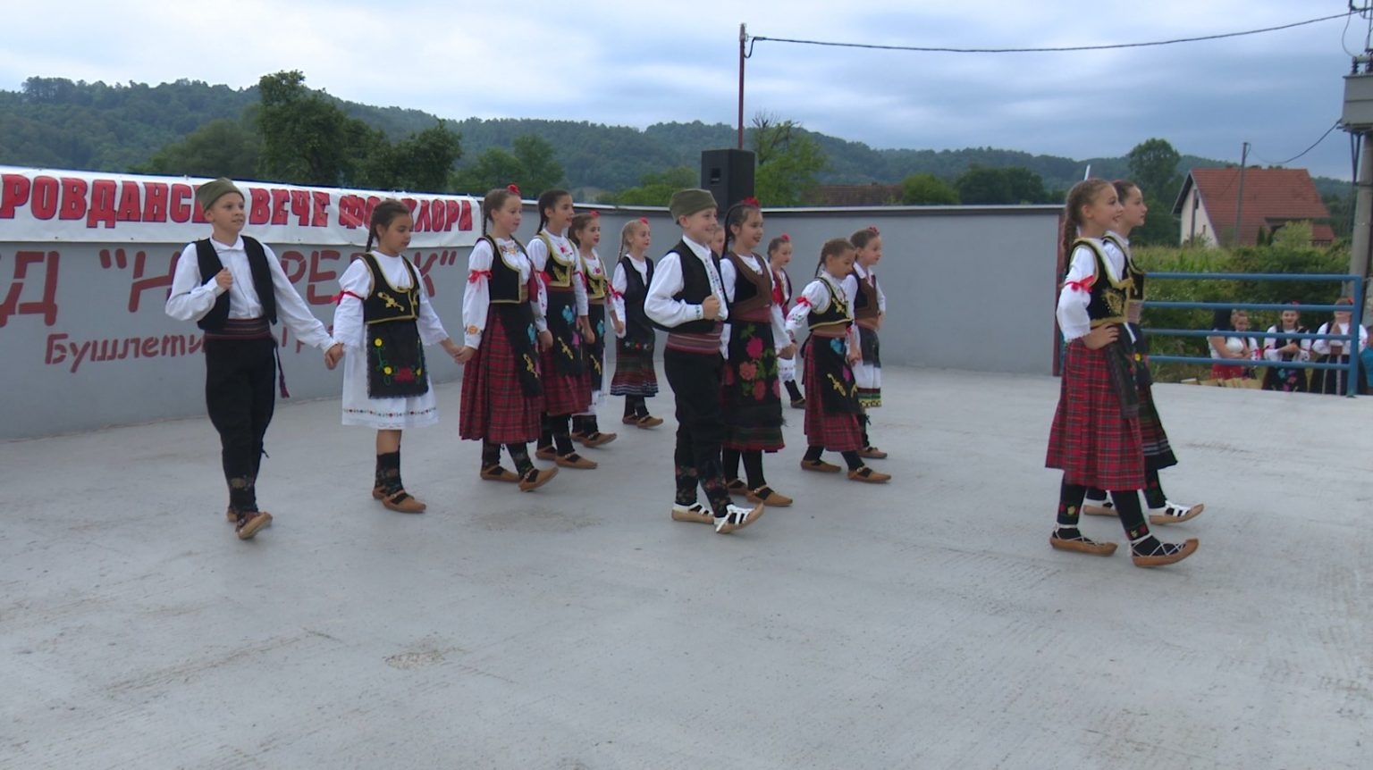 DOBOJ: U Donjoj Grapskoj u nedjelju 4. Petrovdansko veče folklora (FOTO)