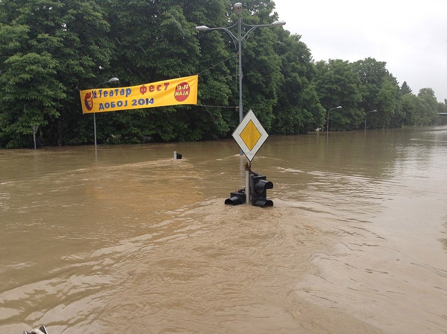 SEDAM GODINA ŽIVE U STRAHU Političarima prioritet LED rasvjeta, sportska dvorana i kupovina birača, a ne izgradnja odbrambenih nasipa