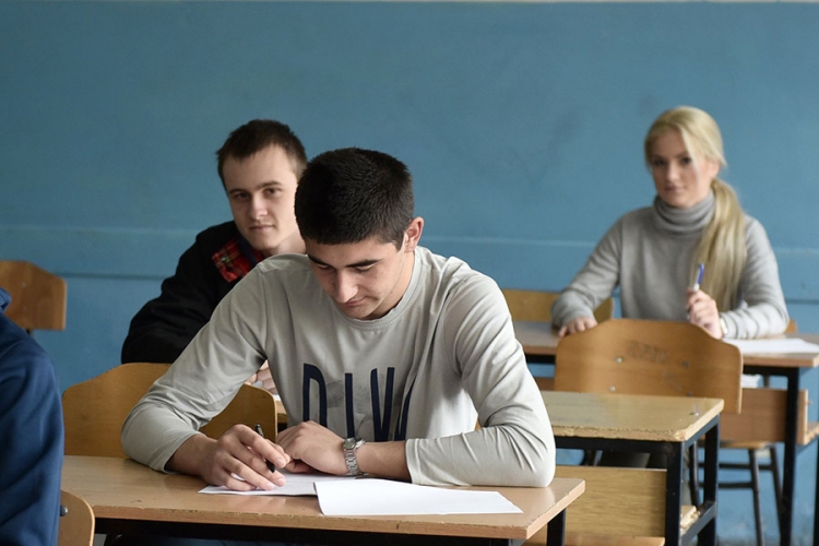 Đaci ne razlikuju prostu i proširenu rečenicu