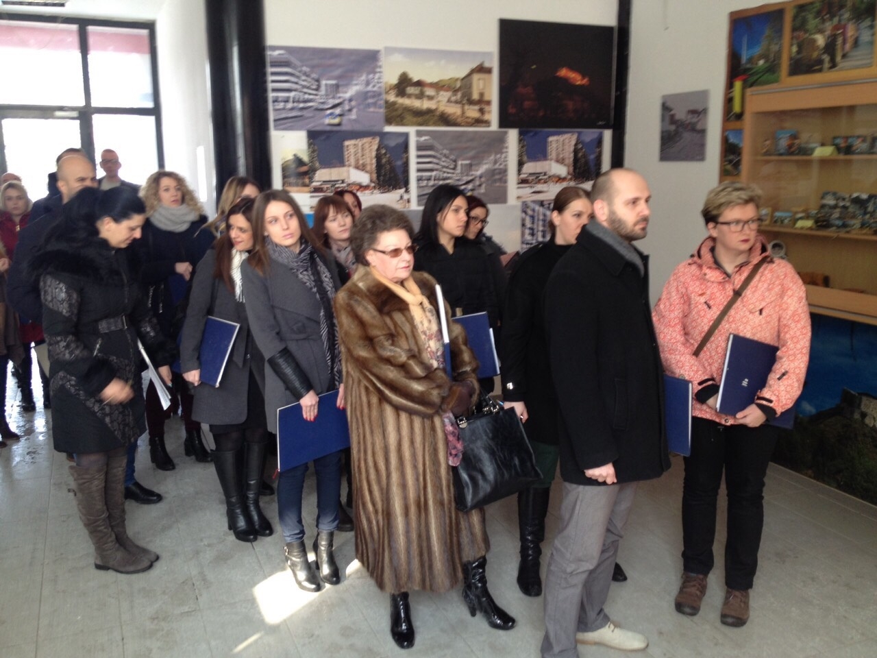 Prosvetni radnici s DNEVNICIMA došli pred Skupštinu Doboja, gradonačelniku upisali DVE JEDINICE