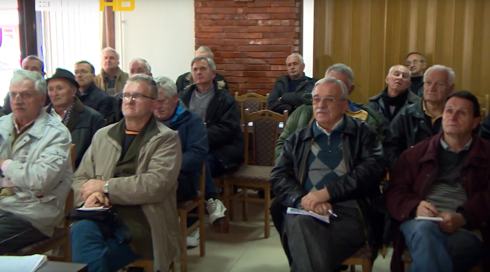 DOBOJ: Kafa u 5 - penzioneri voćari (VIDEO)