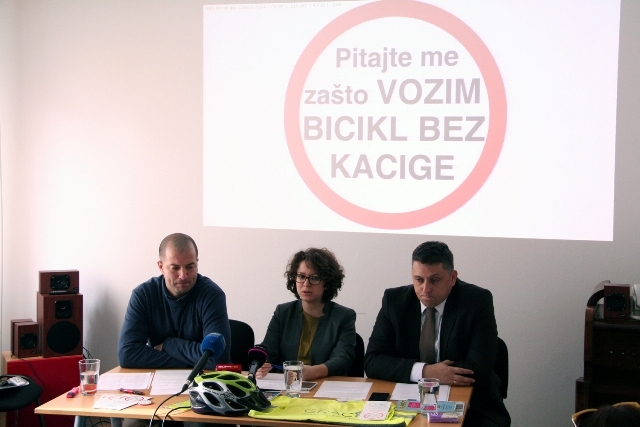 BICIKLISTI MOGU DA ODAHNU: Obavezno nošenje kaciga je prošlost