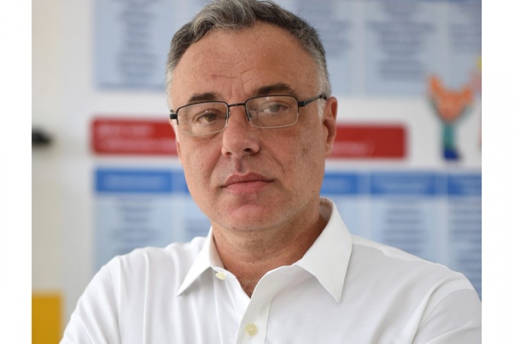 Besplatni udžbenici biće putem interneta dostupni i đacima u Srpskoj