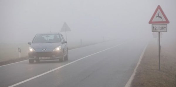 PUTEVI: Oprezno zbog magle i odrona