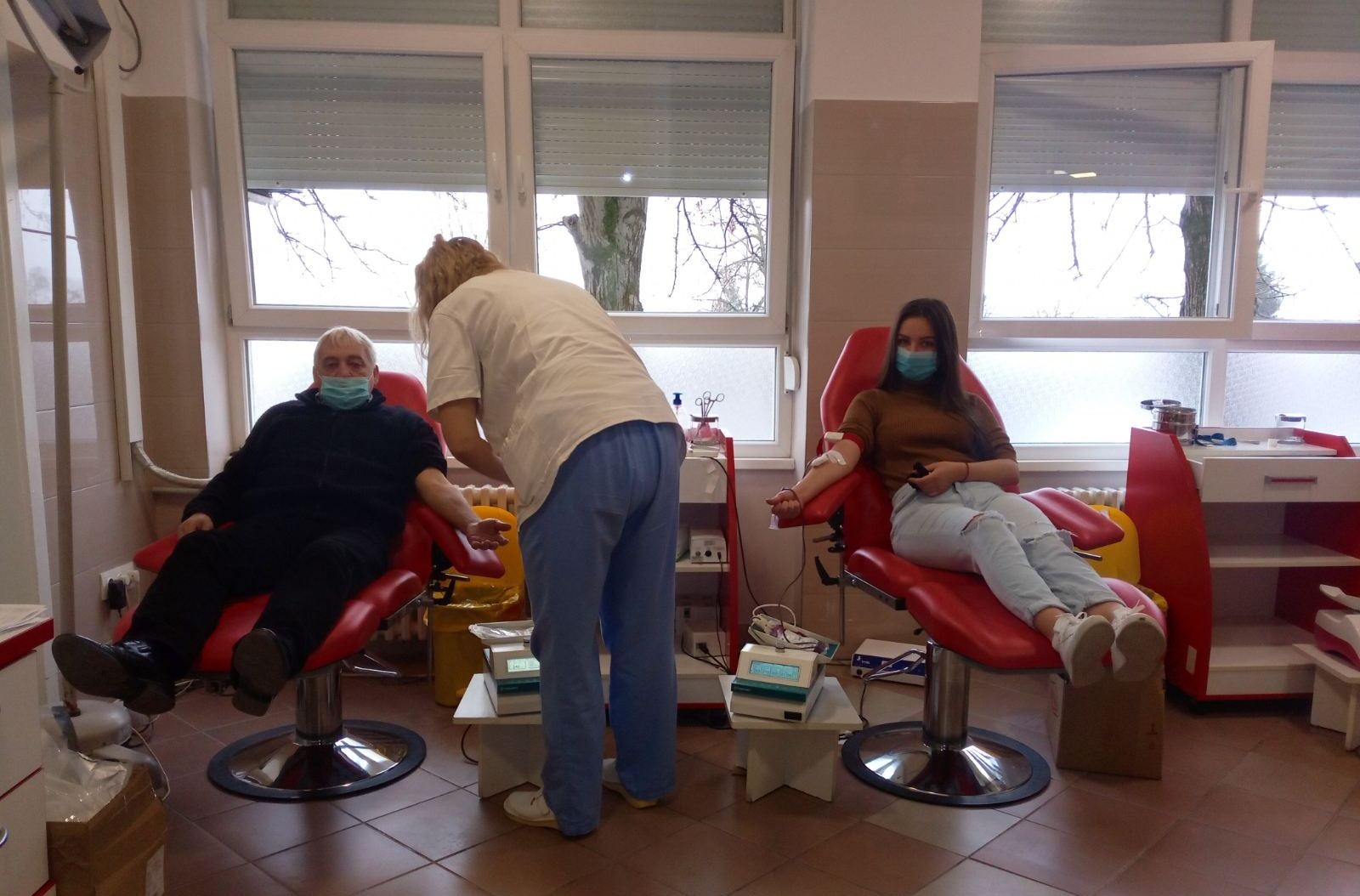 DOBOJ: Učenici Tehničke škole darovali krv (FOTO)