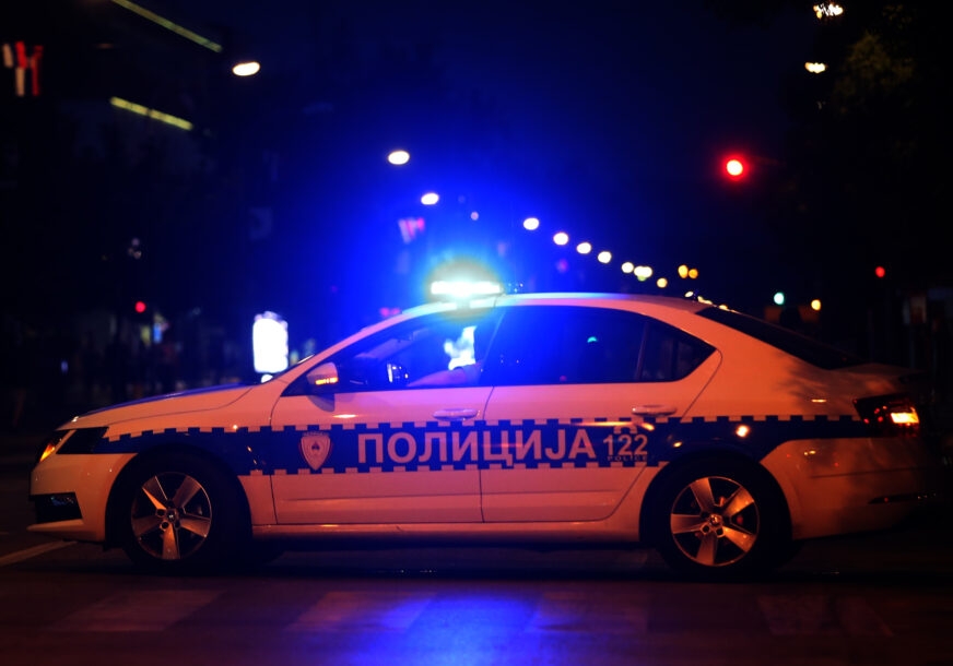 SAOBRAĆAJNA NEZGODA U KOŽUHAMA: Auto udario pješaka, saobraćaj obustavljen