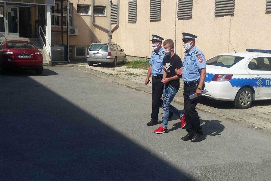 OTKRIVAMO DETALJE UBISTVA U TESLIĆU U tuči s rođakom zadobio teške povrede glave, pa UMRO